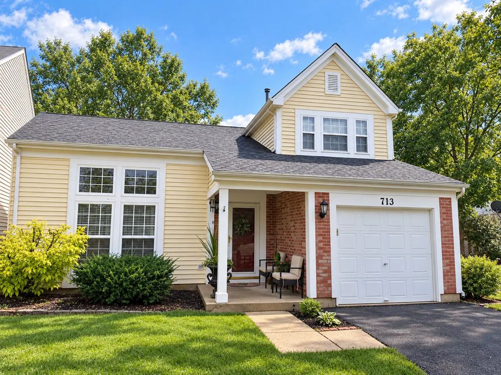 713 Crossland Drive, Grayslake