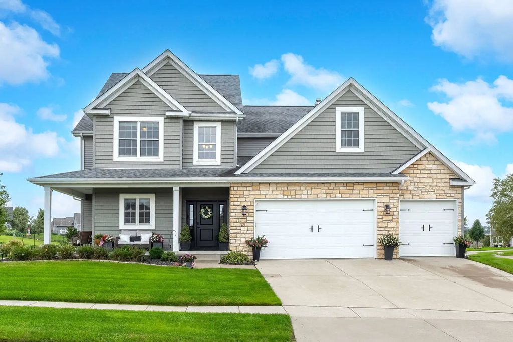 32 Blackstone Way, LeClaire