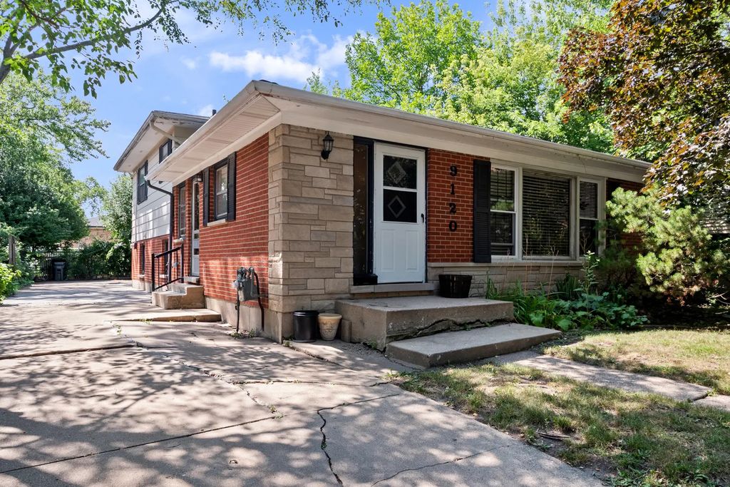 9120 E Prairie Road, Evanston