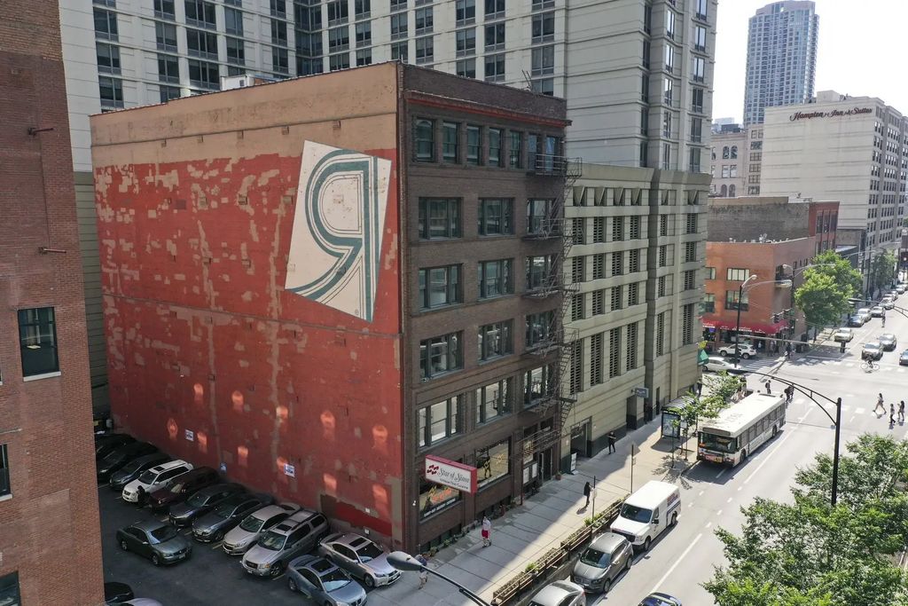 11 E Illinois Street 404, Chicago