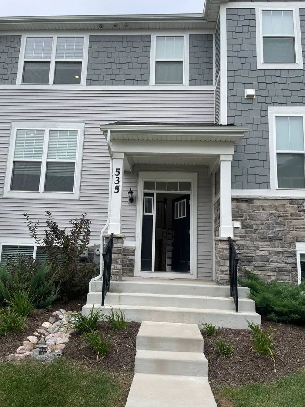535 Wolverine Drive, Aurora