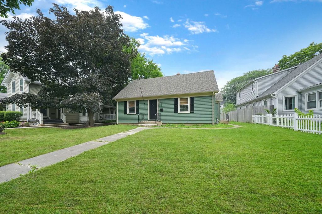 507 W Wesley Street 1, Wheaton