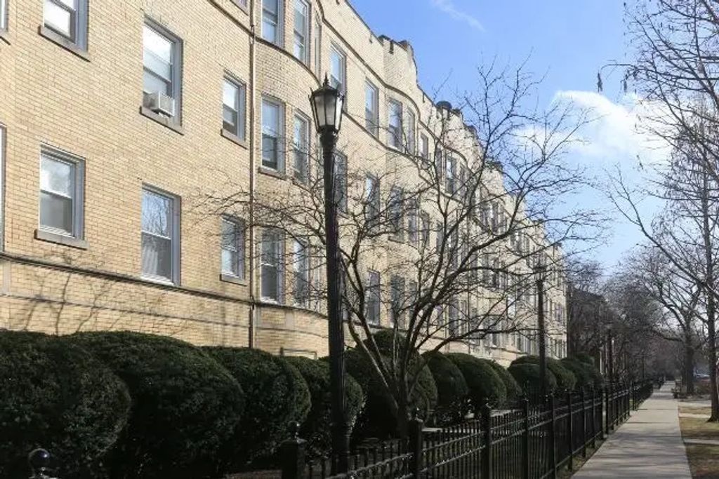 4503 N Malden Street Ga, Chicago