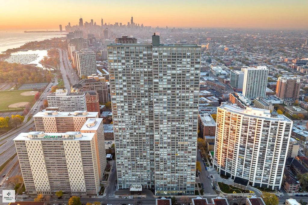 655 W Irving Park Road 5406, Chicago