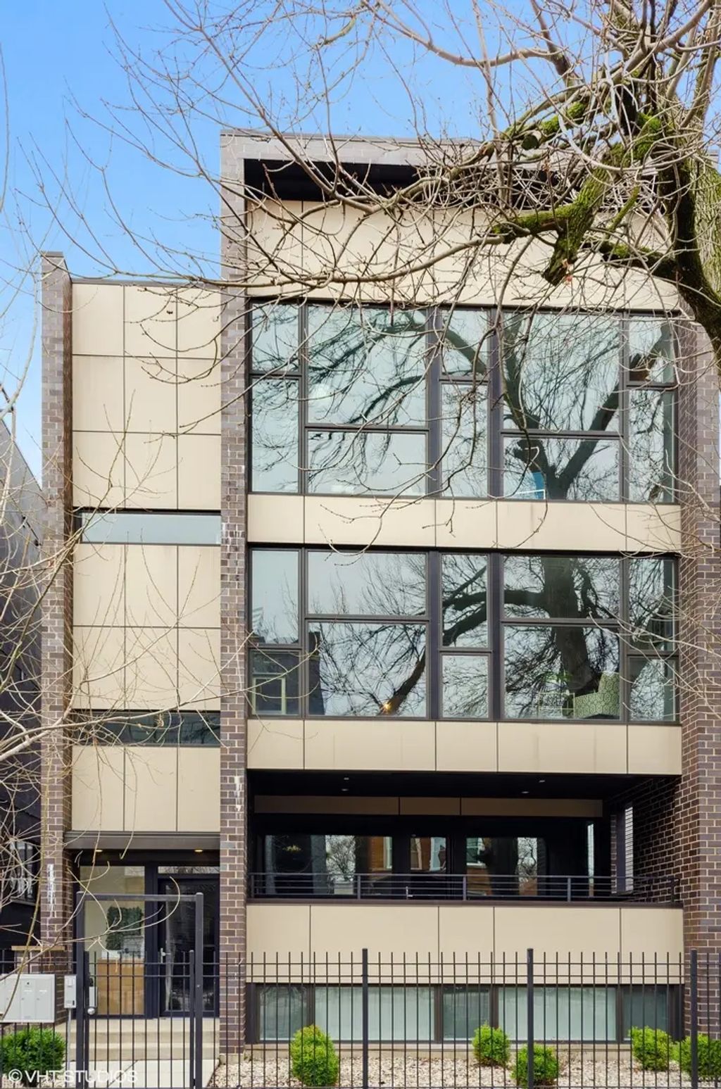 2903 W Lyndale Street 2, Chicago