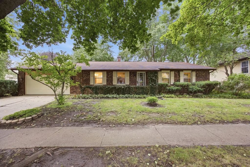 1300 N Lyle Avenue, Elgin
