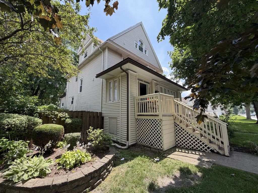 209 S 19th Avenue, Maywood