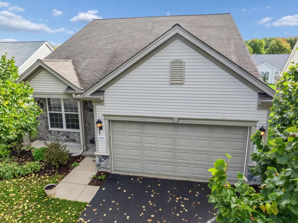 2491 Sandlewood Circle, Elgin