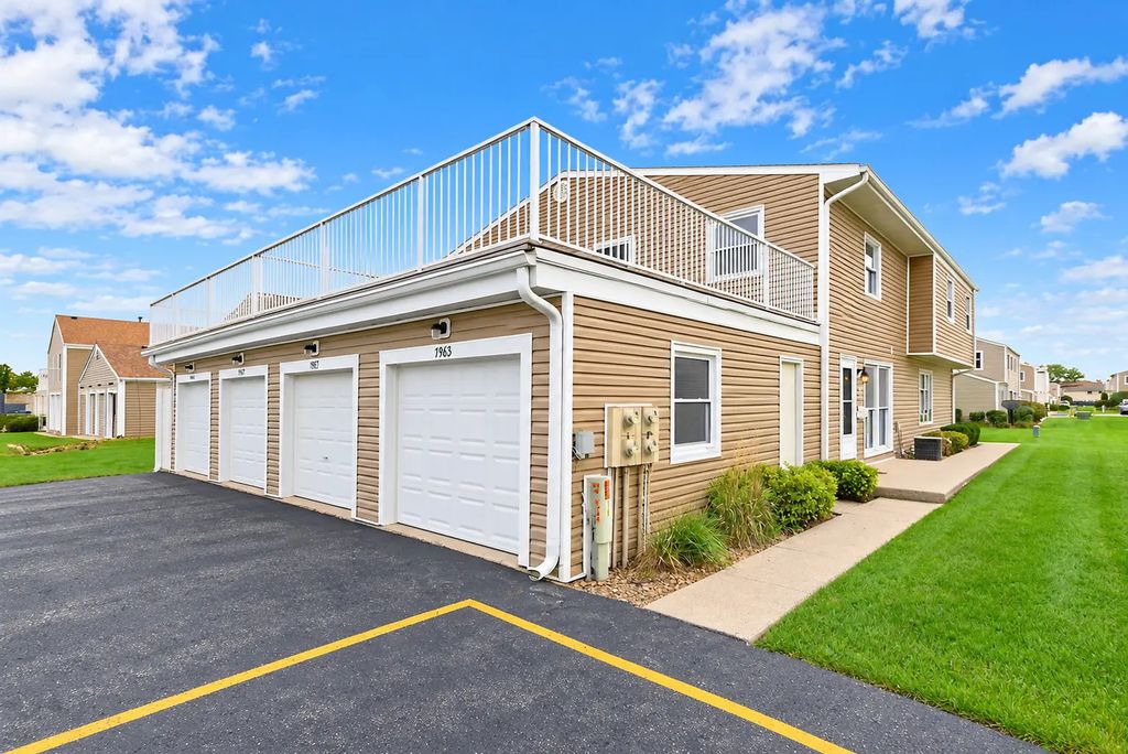 7961 163rd Court 226, Tinley Park