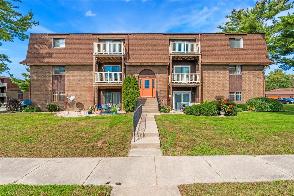 1249 48th Avenue 23, East Moline