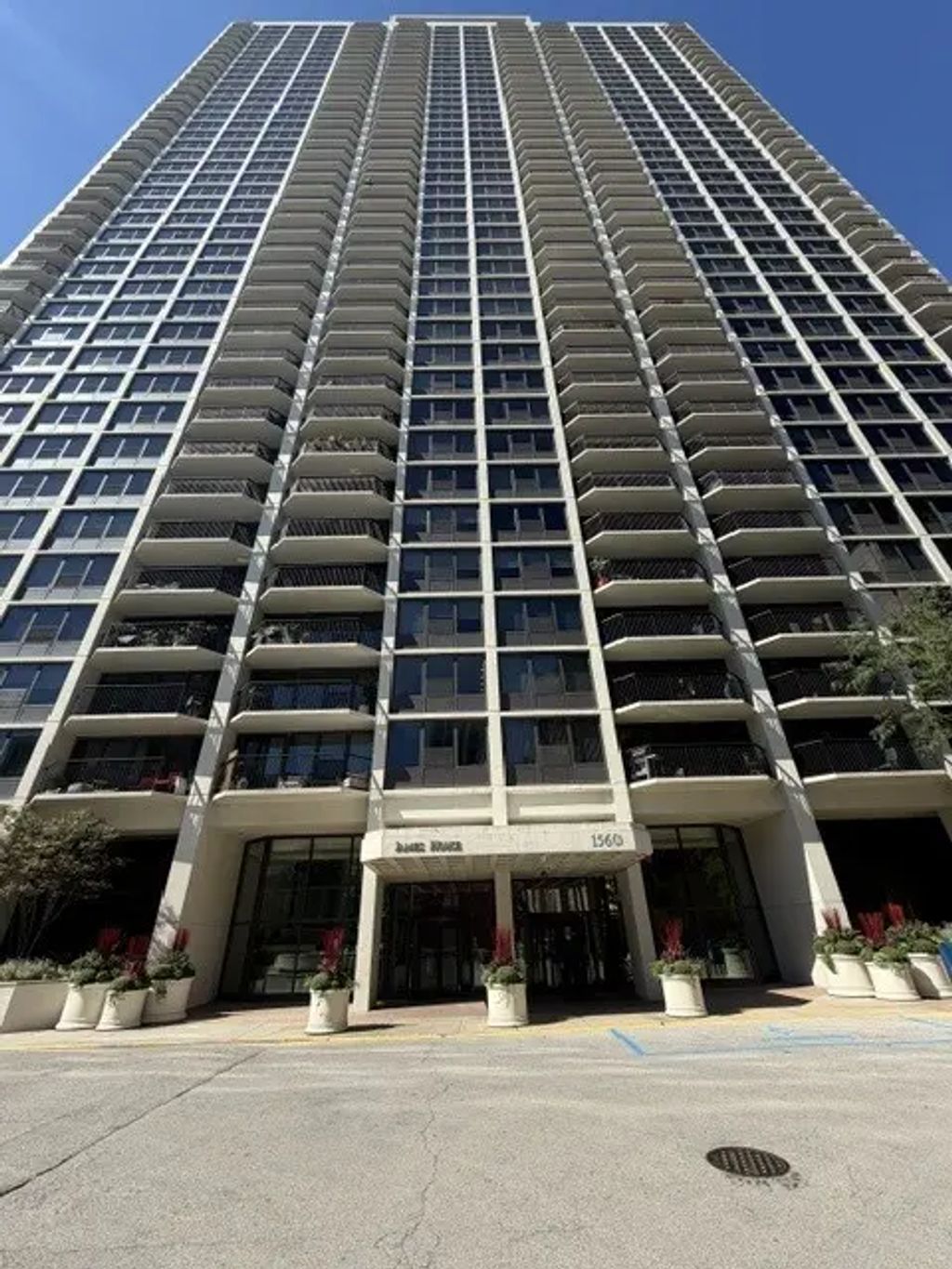 1560 N Sandburg Terrace 2808j, Chicago