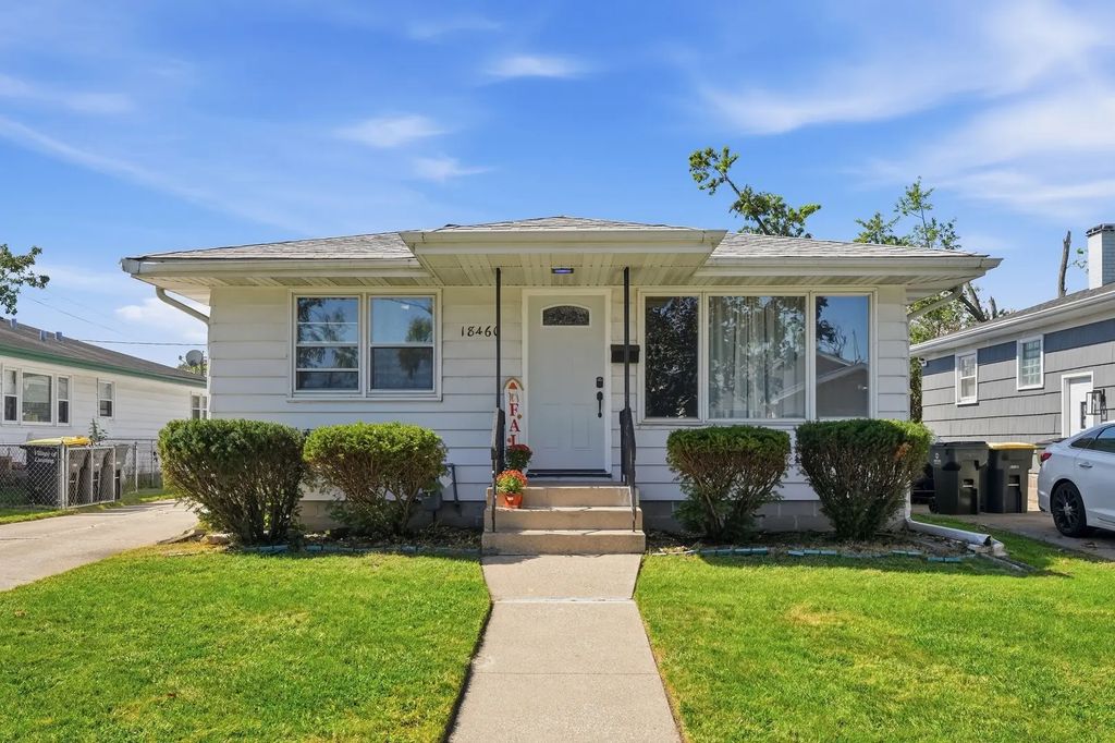 18460 Oakwood Avenue, Lansing