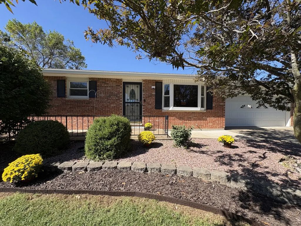 2310 Mary Lane, Quincy