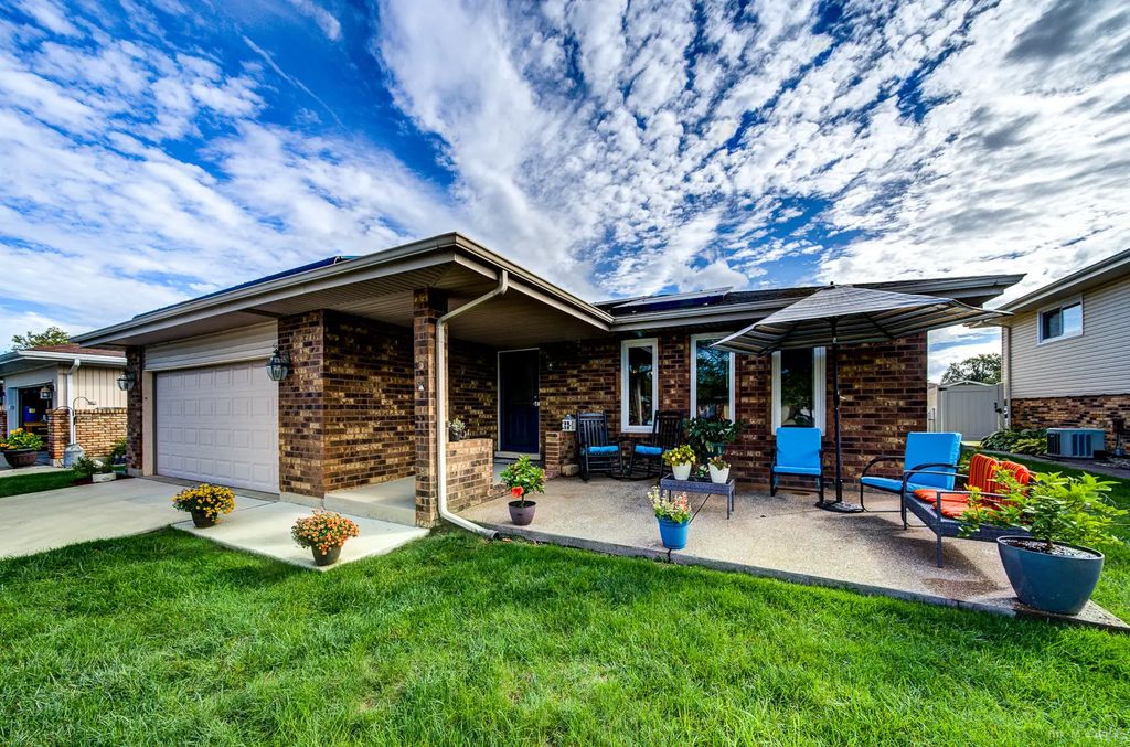 15619 Lorel Avenue, Oak Forest