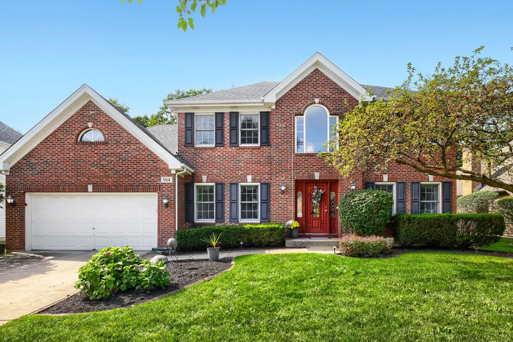 914 Willow Creek Road, West Chicago