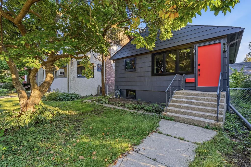 1622 Dempster Street, Evanston