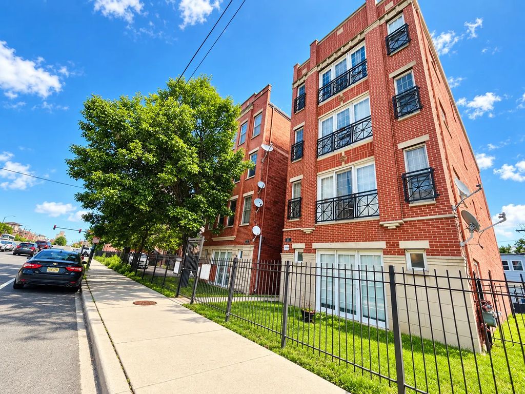 515 S Western Avenue 2, Chicago