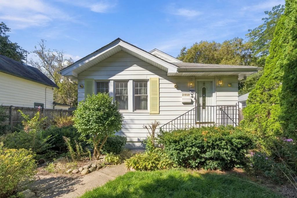 2818 Elisha Avenue, Zion