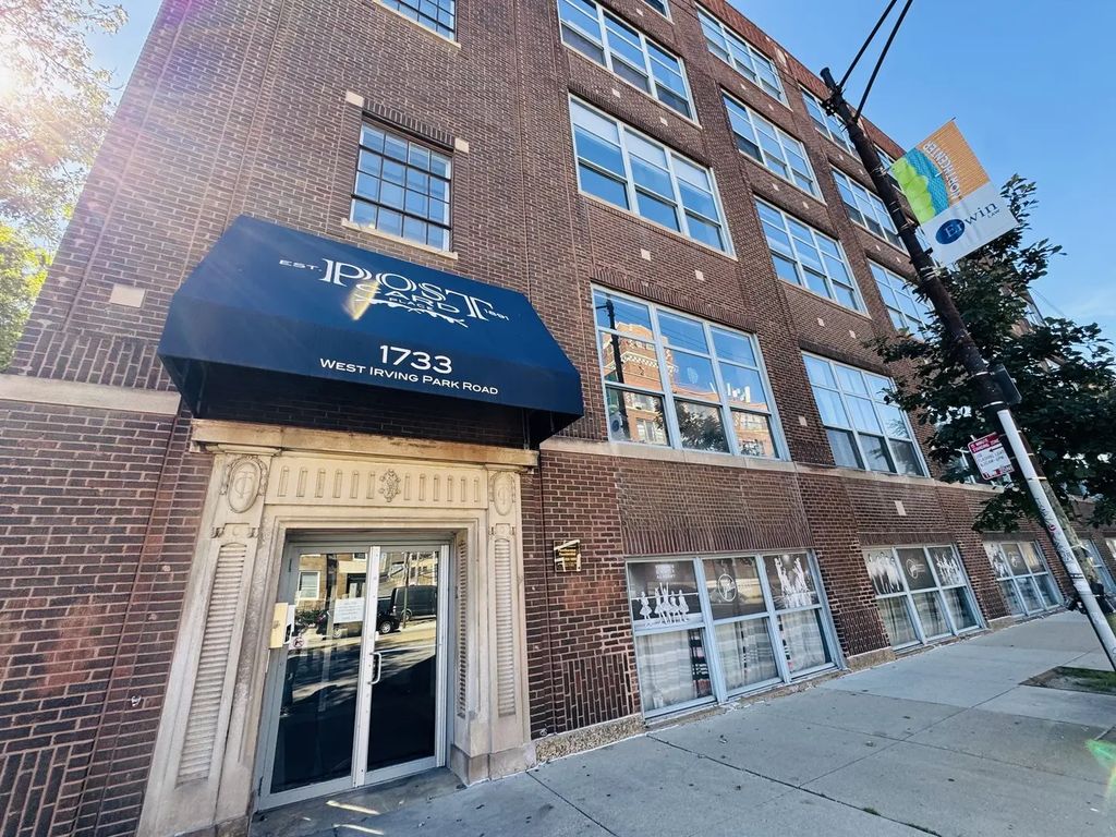 1733 W Irving Park Road 304, Chicago