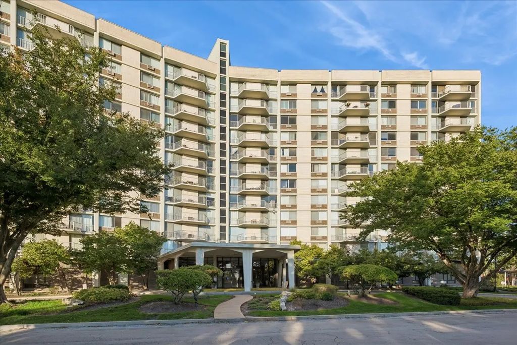 20 N Tower Road 6a, Oak Brook