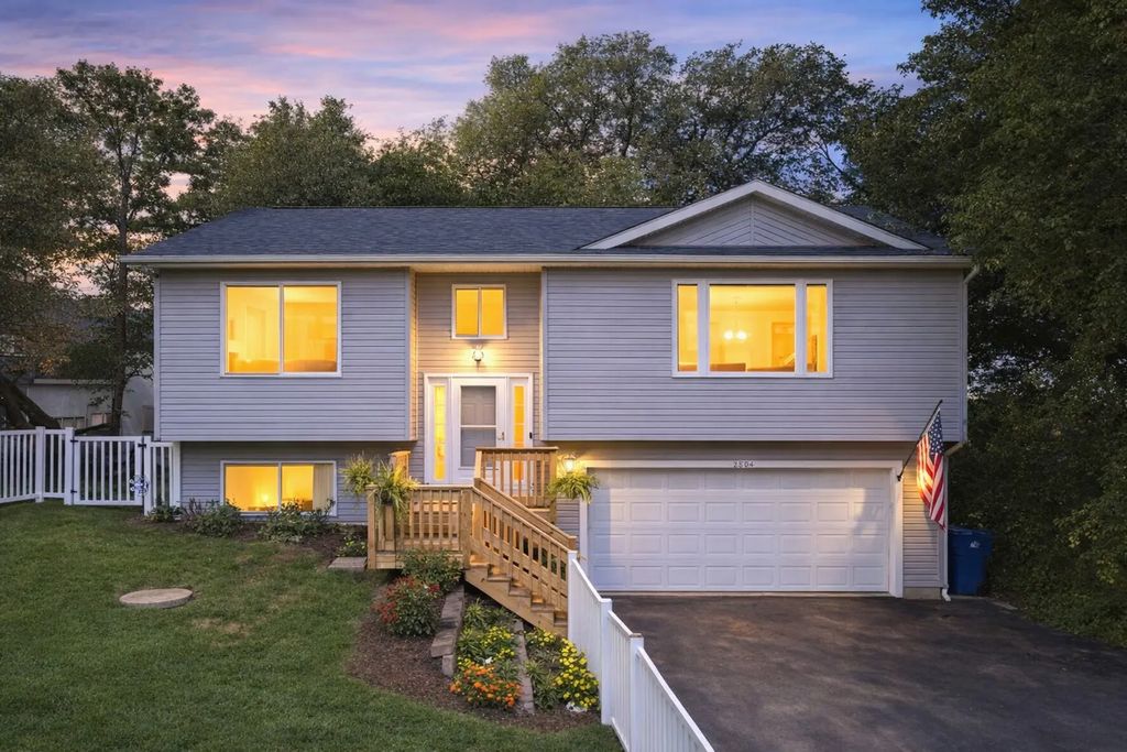 8804 Elm Street, Wonder Lake