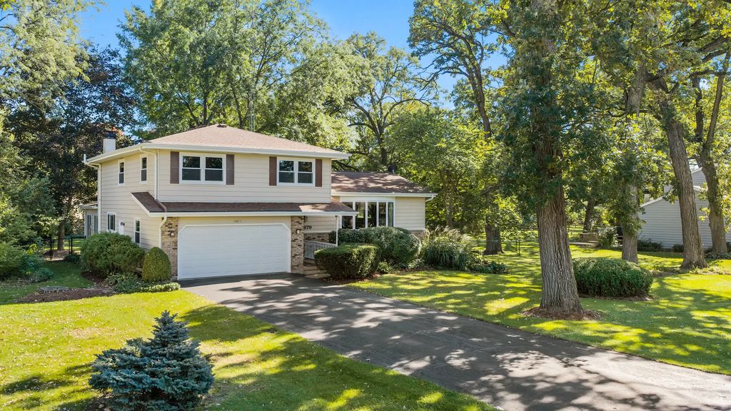 9n879 Beckman Trail, Elgin