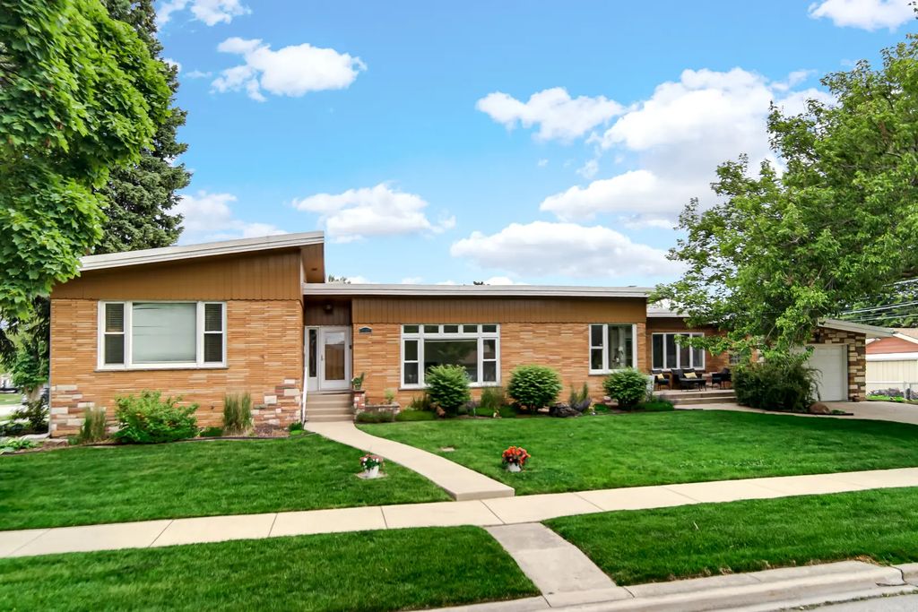 9157 S Avers Avenue, Evergreen Park