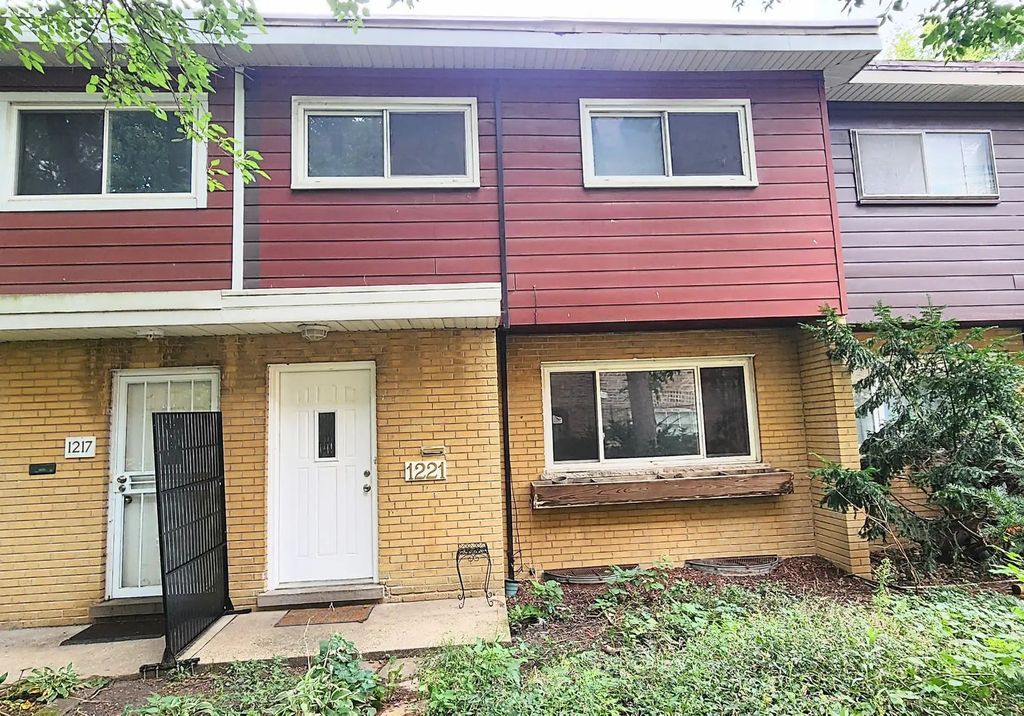 1221 Mulford Street, Evanston