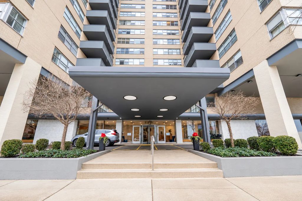 6301 N Sheridan Road 19n, Chicago