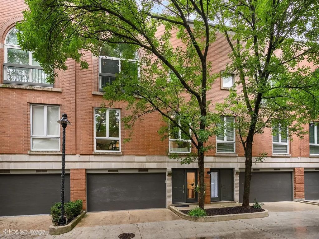 2659 N Greenview Avenue, Chicago