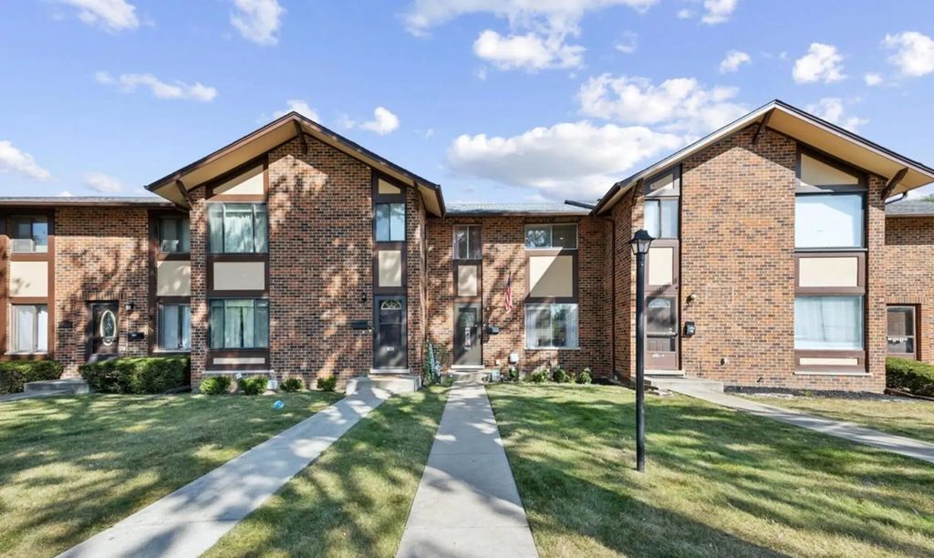 18w138 W 14th St Street 9, Villa Park