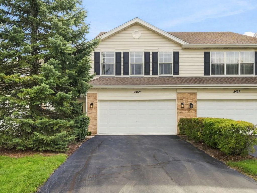 2469 Stoughton Circle 2469, Aurora