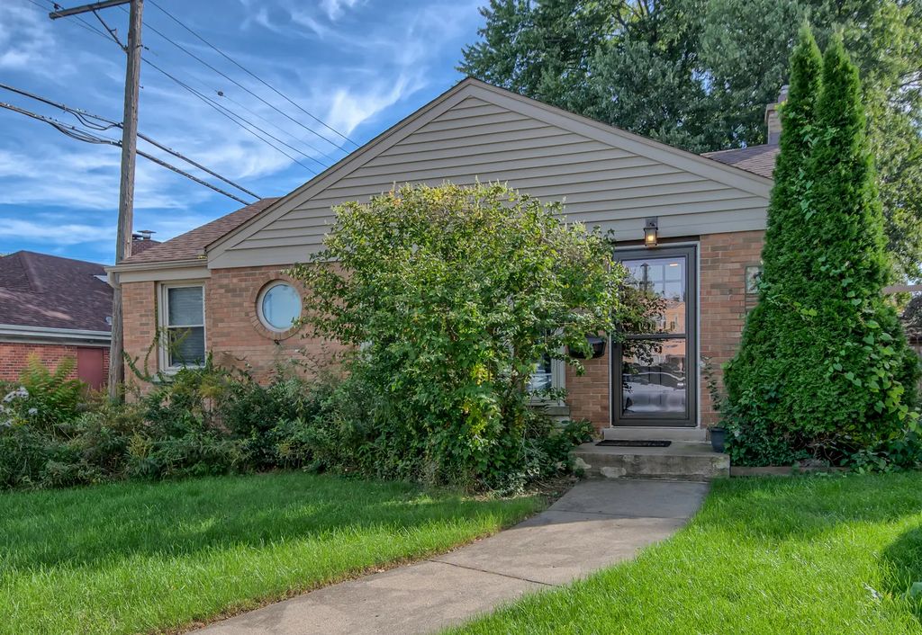 5145 Mulford Street, Skokie