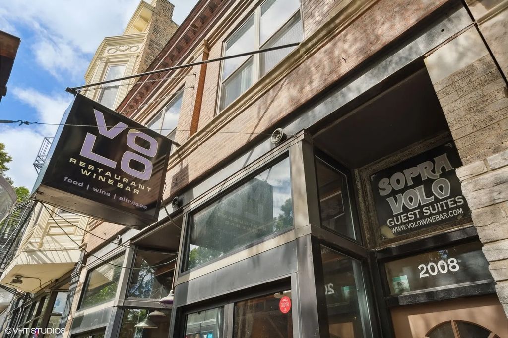 2008 W Roscoe Street 2, Chicago