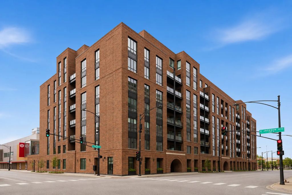 305 S Racine Avenue 5a, Chicago