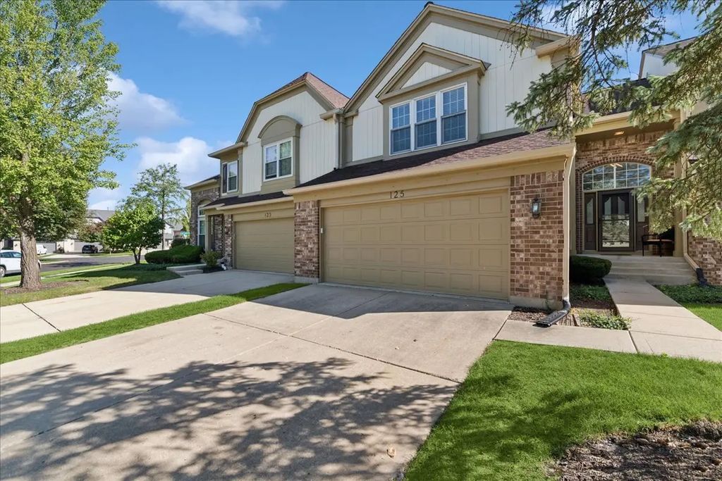 125 Alsace Court, Bloomingdale