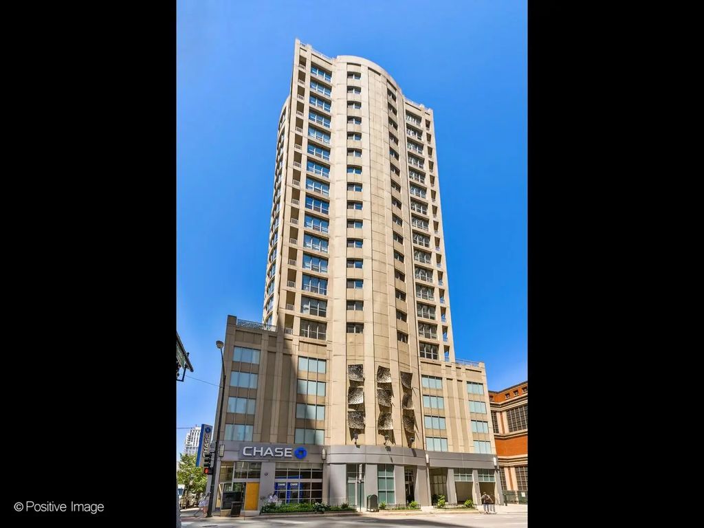600 N Dearborn Street 905, Chicago