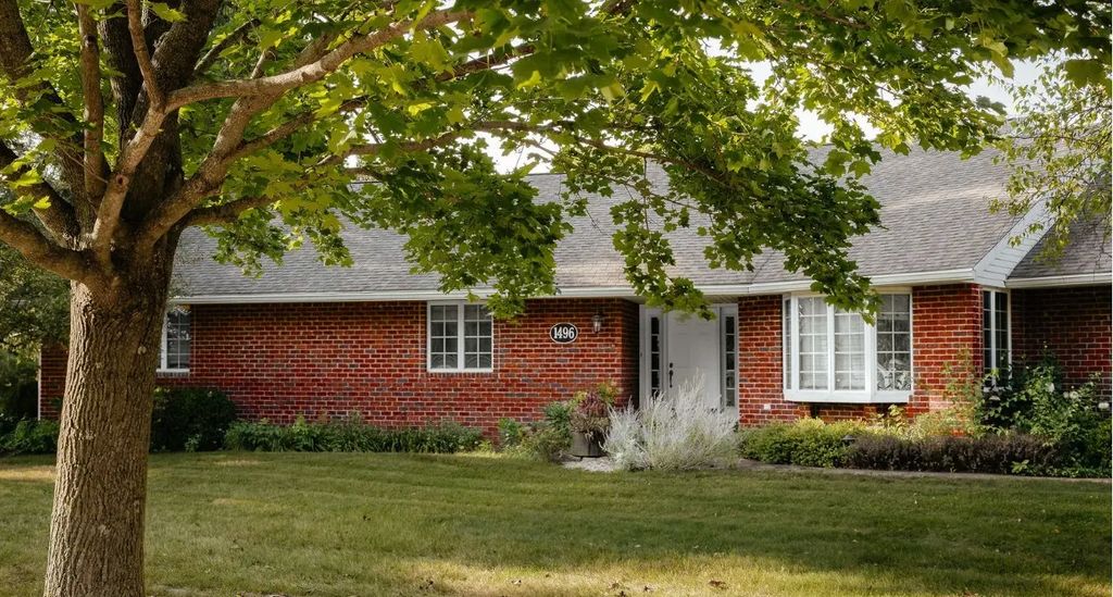 1496 Us Highway 150, Goodfield