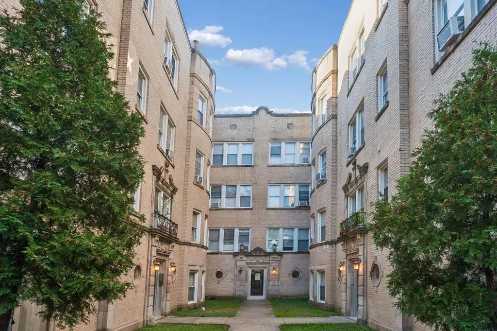 2757 W Arthur Avenue 3, Chicago