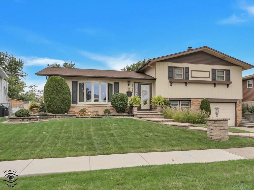 15142 Colina Avenue, Oak Forest