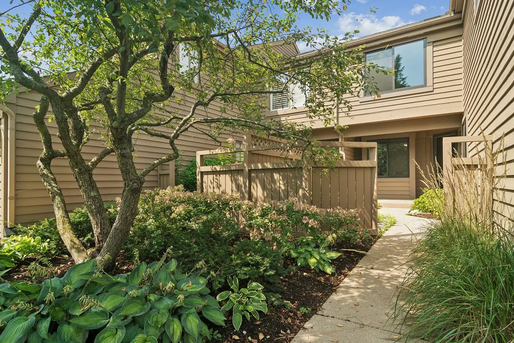 820 Golf Lane, Lake Barrington