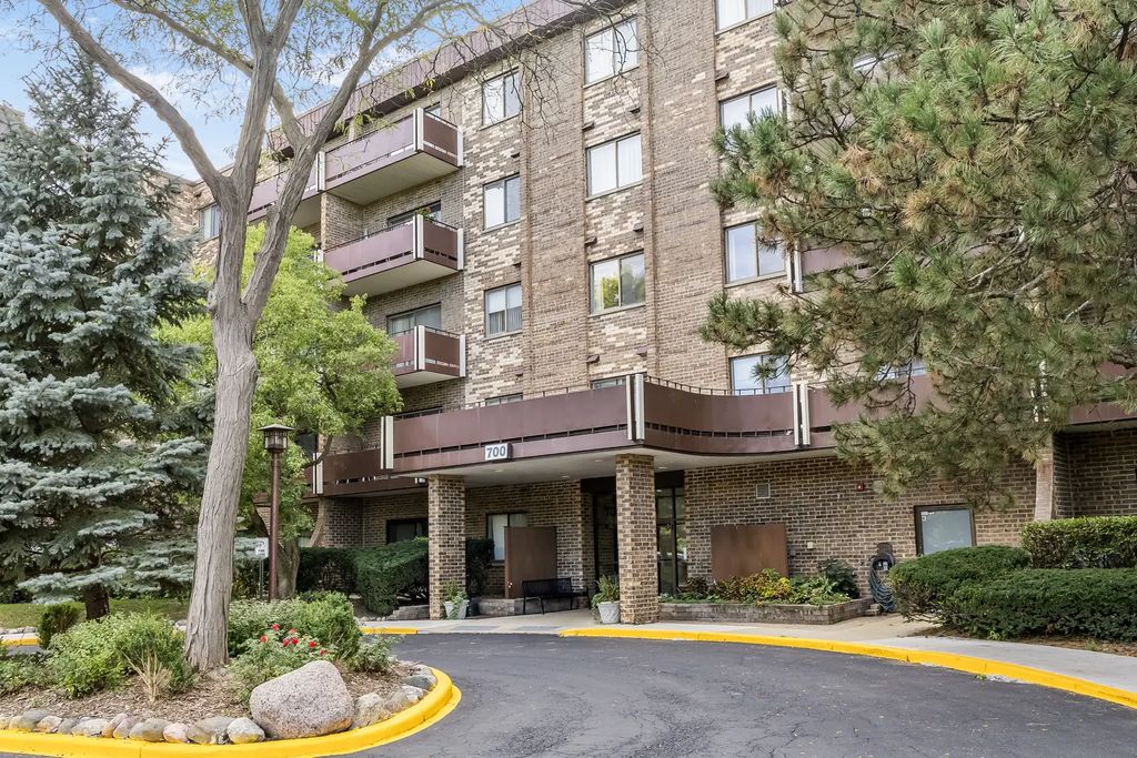 700 Wellington Avenue 509, Elk Grove Village