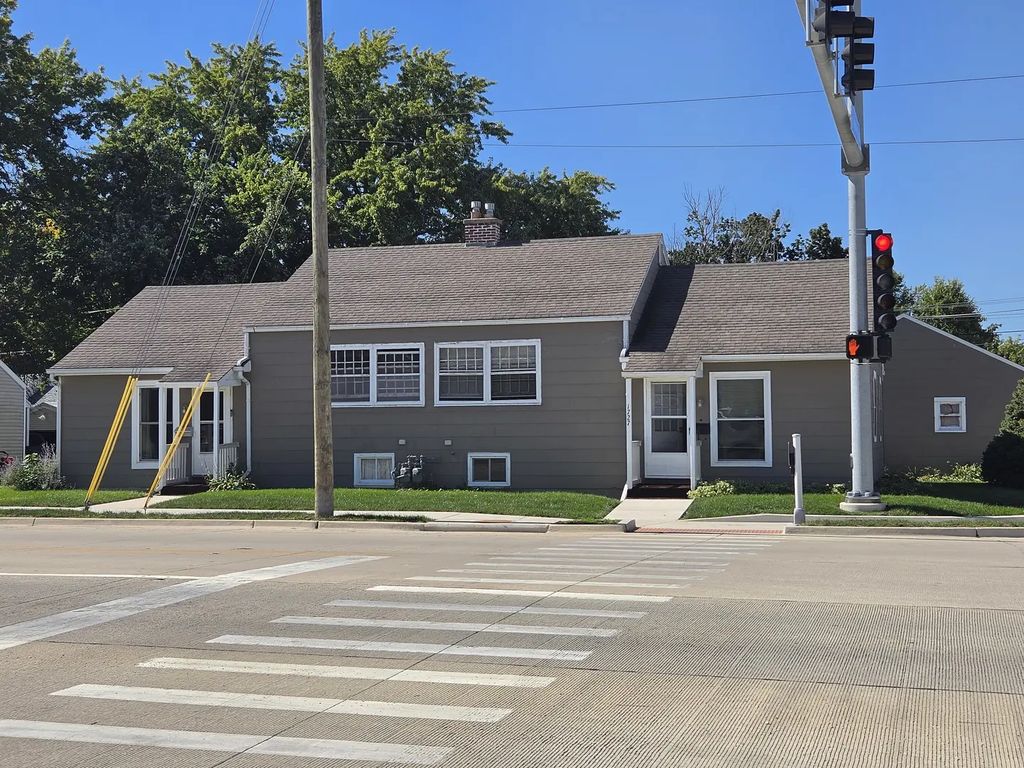1725 Locust Street, Sterling