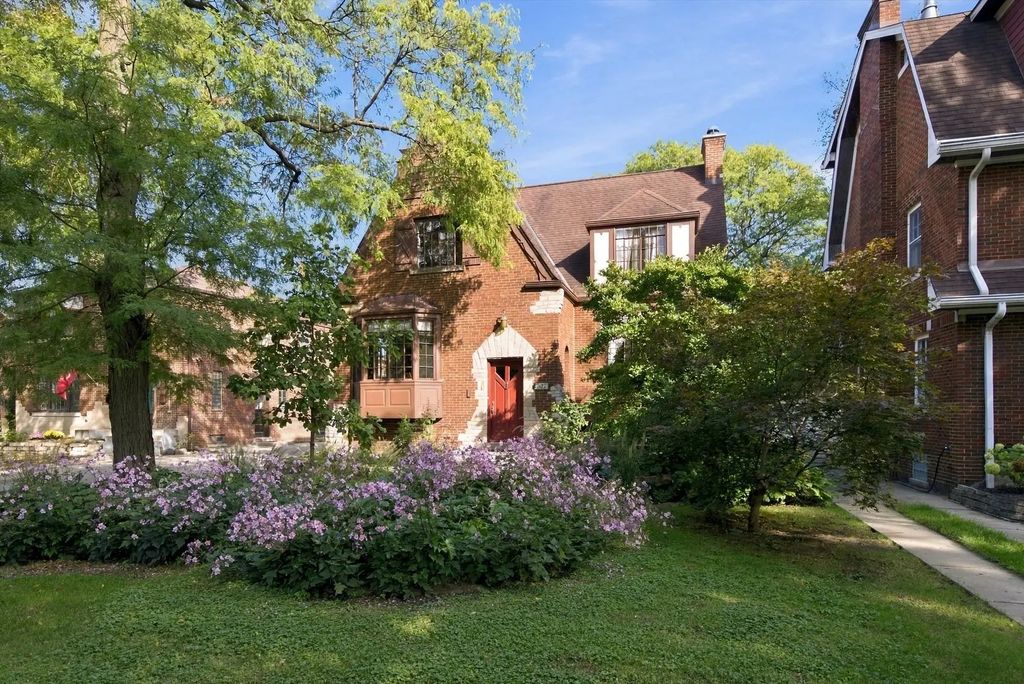 327 Selborne Road, Riverside