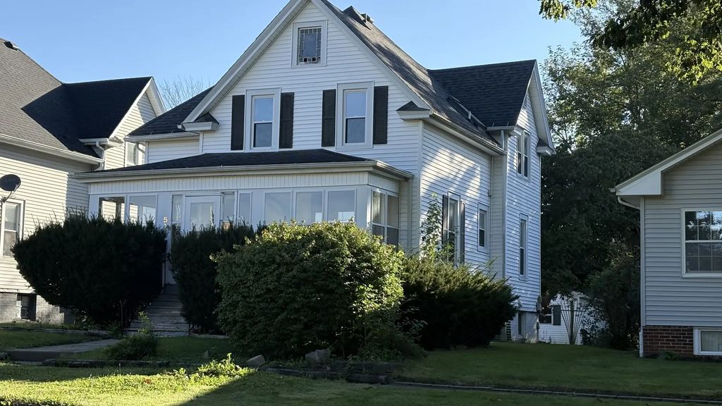 514 S 4th Street, Hoopeston