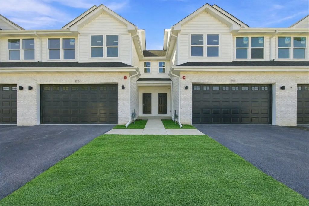 2013 Princess Court, Lockport