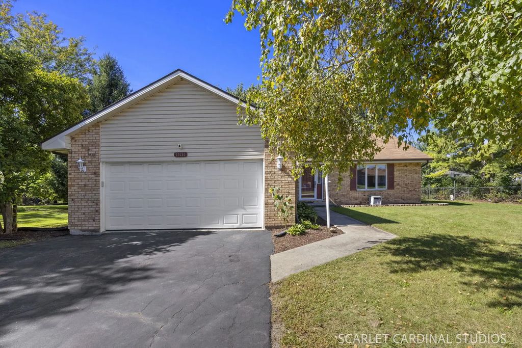 21030 S Ron Lee Drive, Shorewood