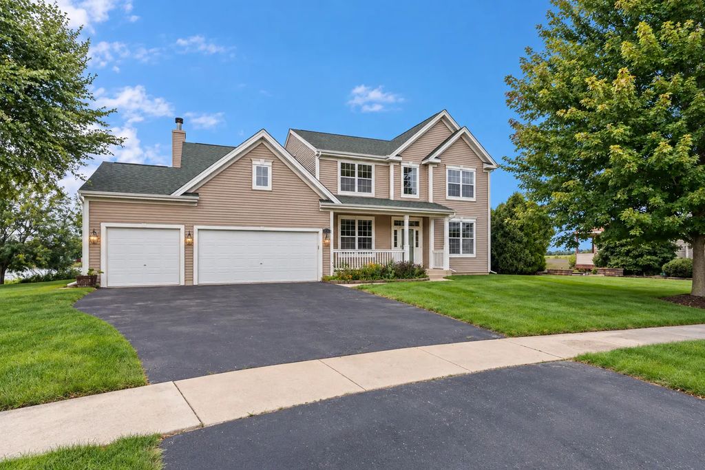 831 Bach Court, Woodstock