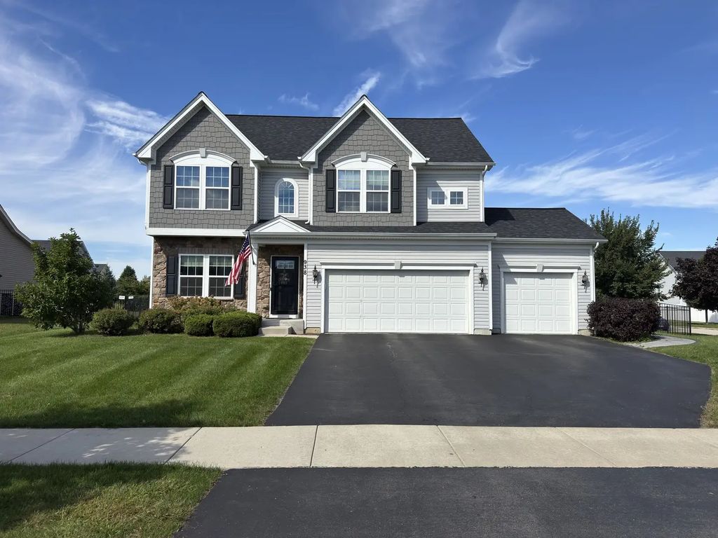 938 Blue Aster Parkway, Gilberts