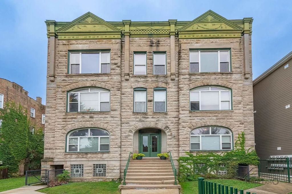 6126 S University Avenue 1, Chicago